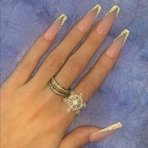 BUY ONE GET ONE FREE❗️Sparkle PressOns 🤍✨